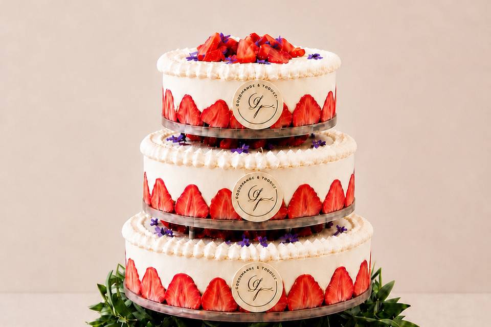 Pièce montée en fraisiers