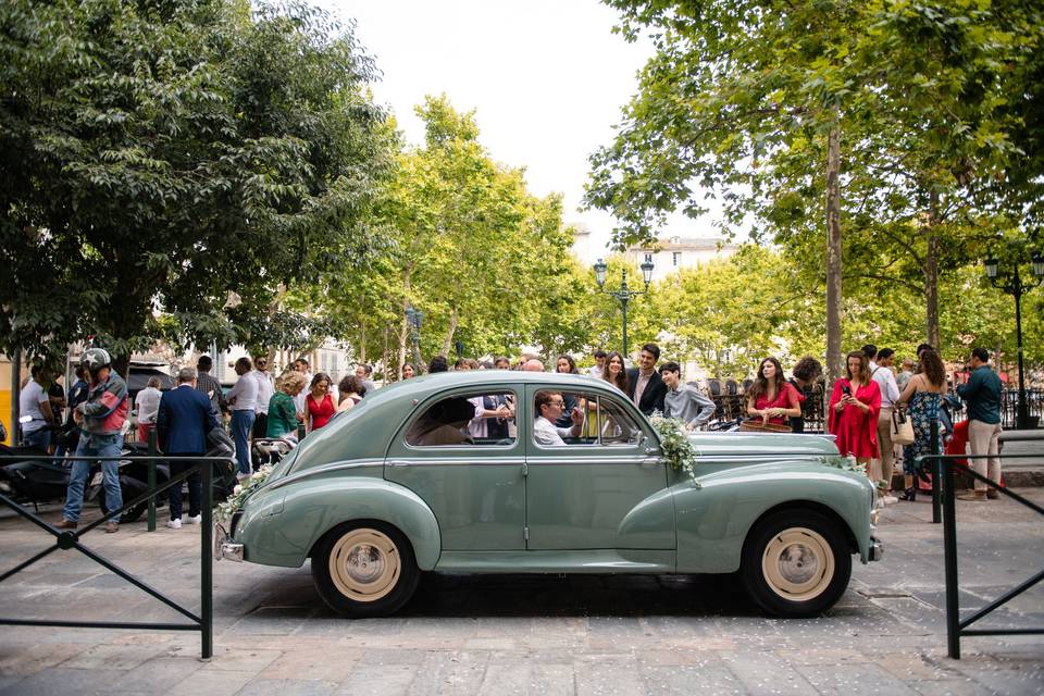 Peugeot 203 à un Mariage