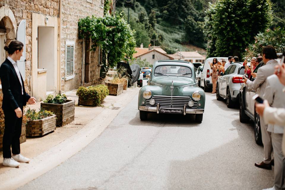 Peugeot 203 à un Mariage