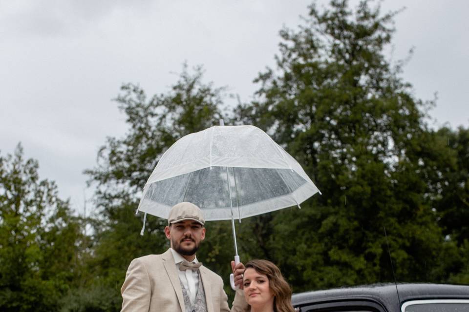 Photos de couple sous la pluie