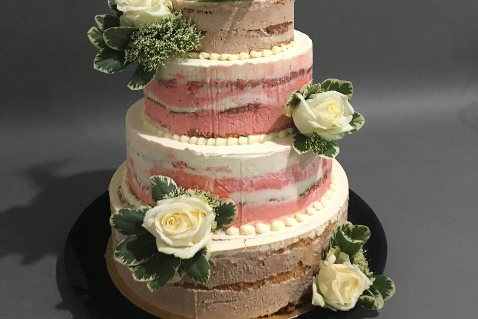 Naked or nude cake