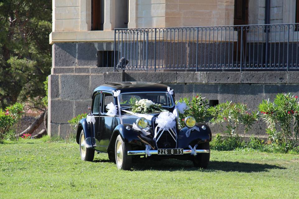 Arrivée en belle voiture