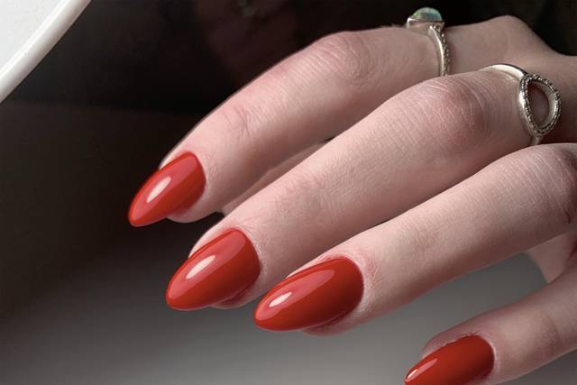 Belle comme tes Ongles