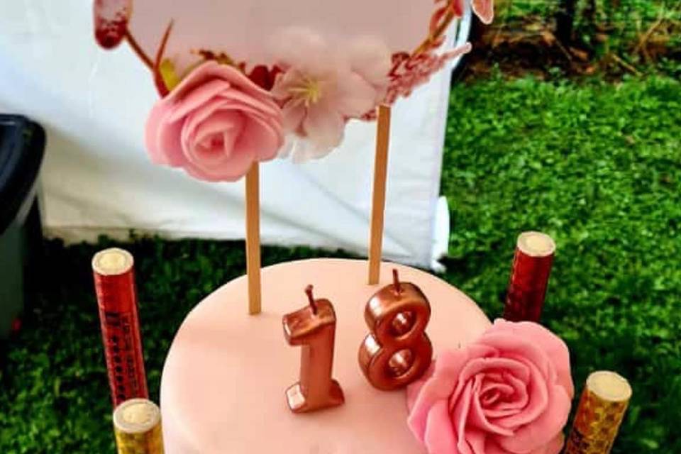 Cake topper