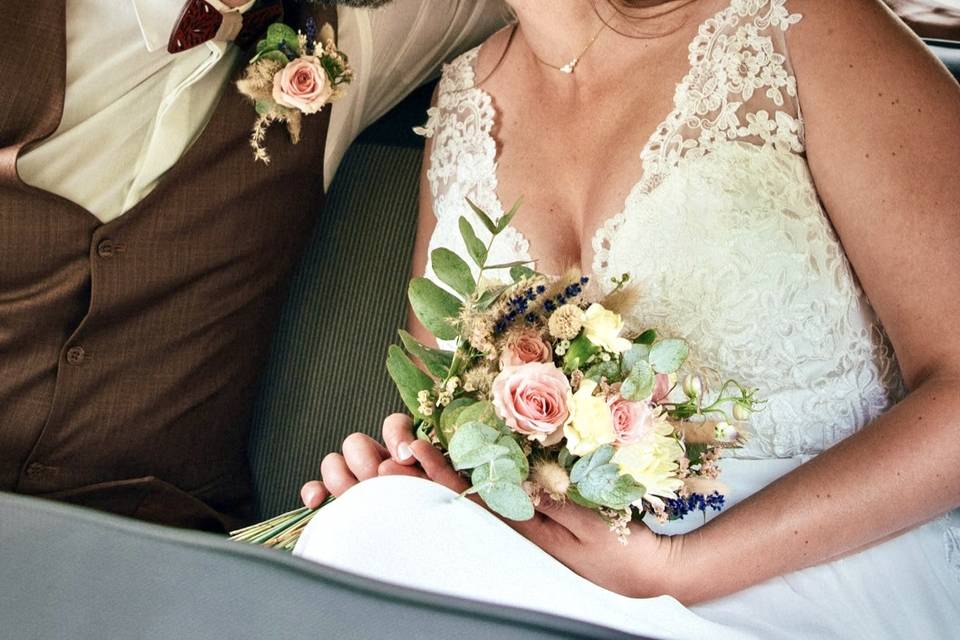 Bouquet de mariée boutonnière
