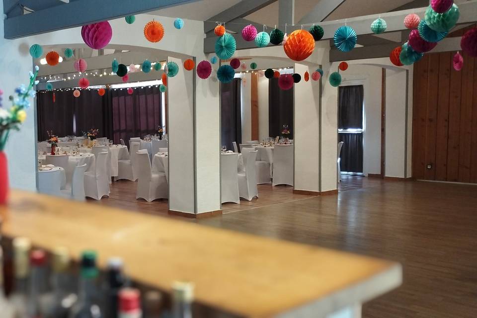 Bar et piste de danse