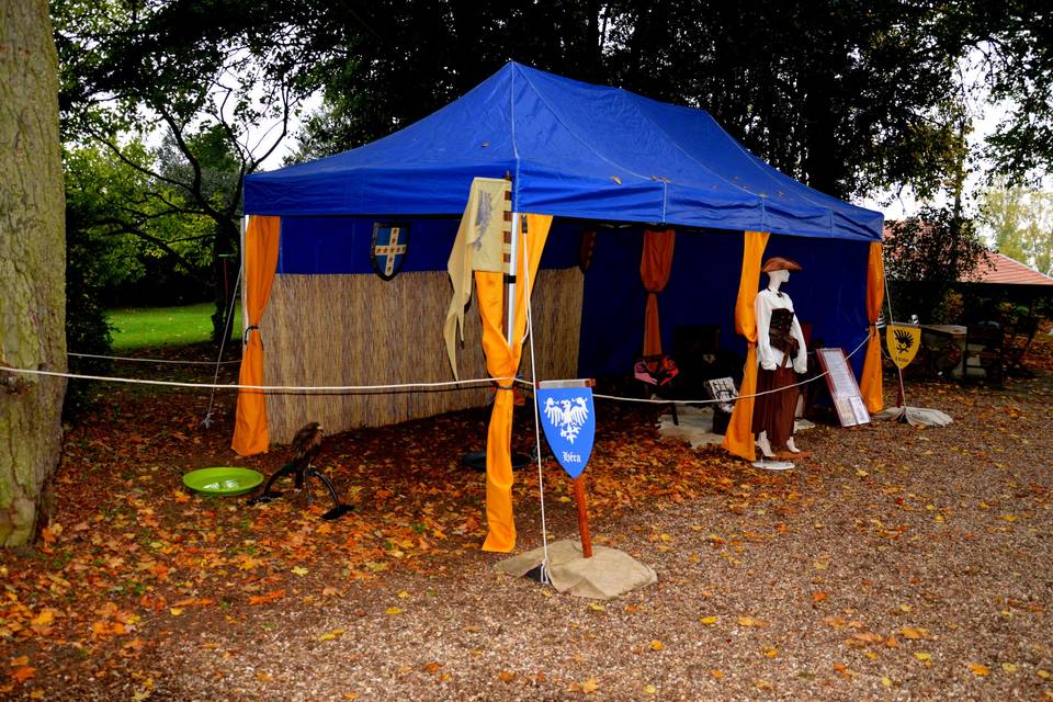 Camp des fauconniers à Morey