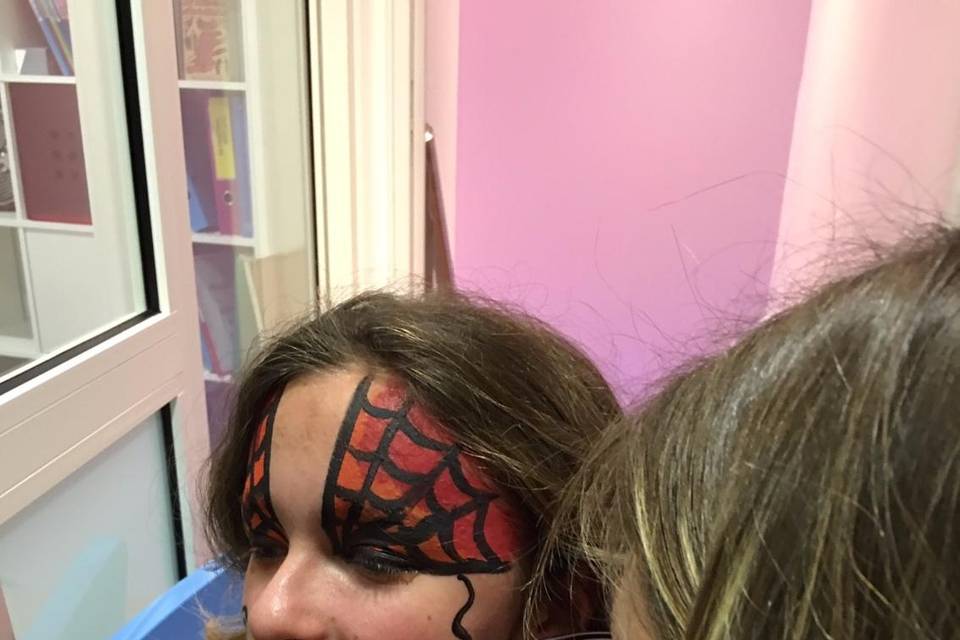 Une Spider Women