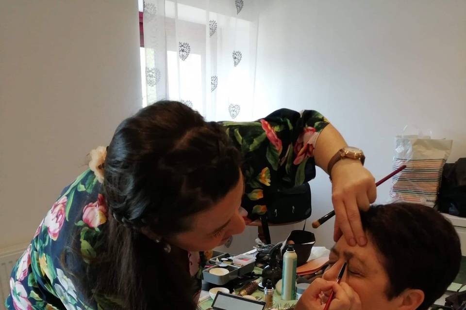 Maquillage invité , brushing