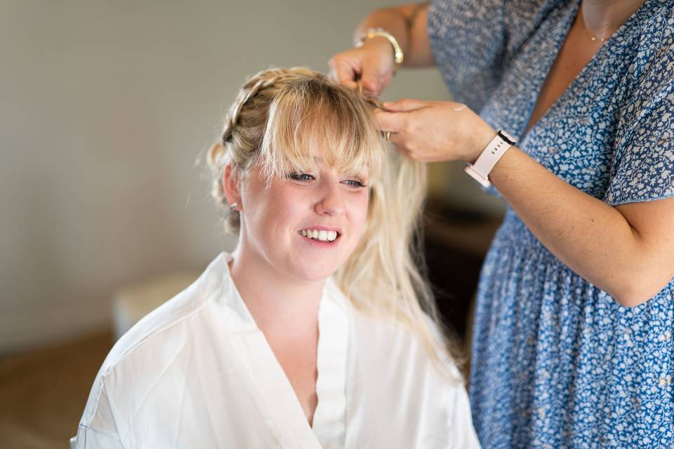 Préparation coiffure mariée