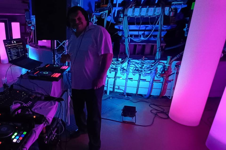 Beautiful DJ