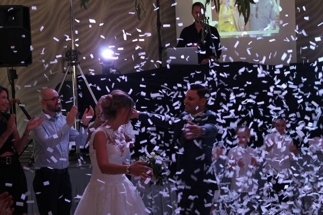 Entrée pluie de confettis
