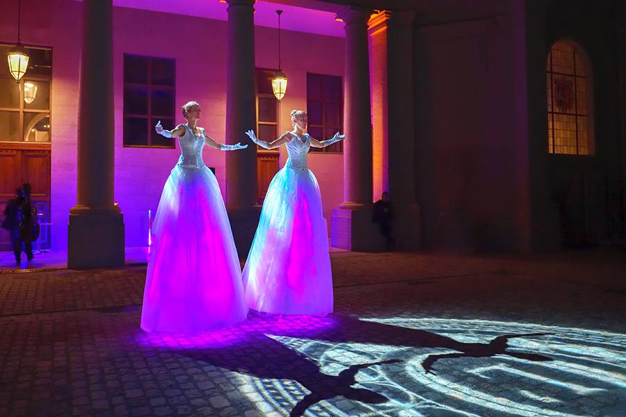 Danseuse éventail de feu