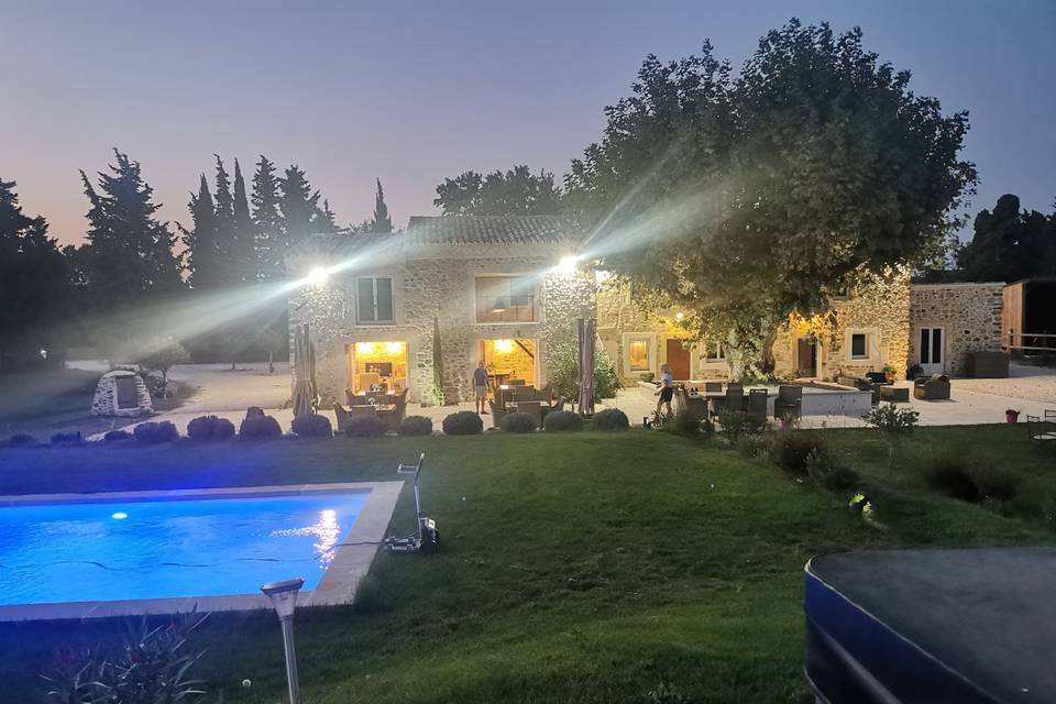 La maison vu de nuit