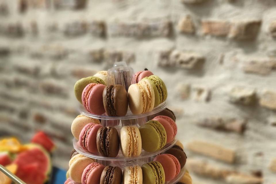 Pièce montée de macarons