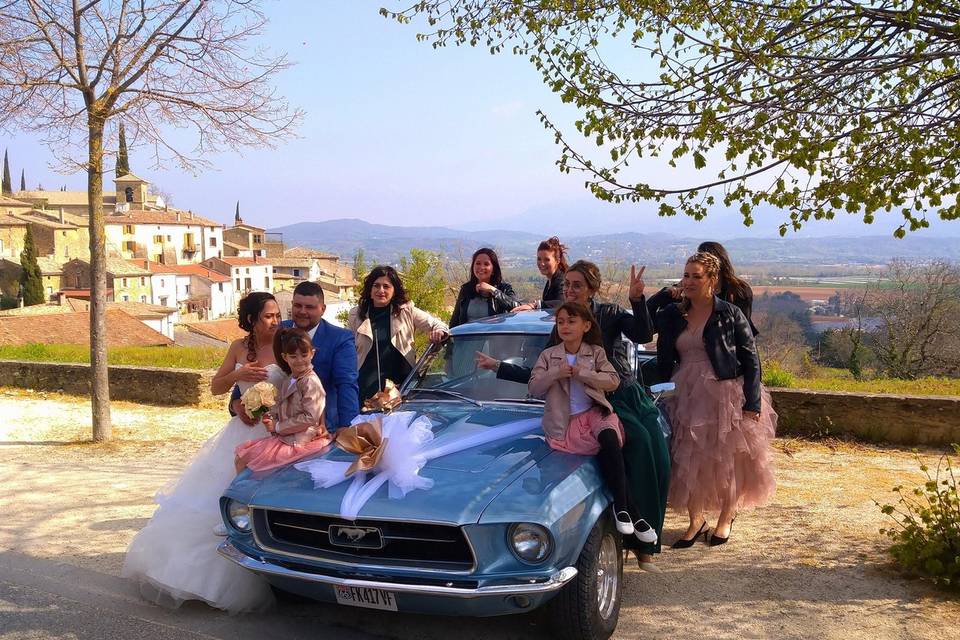 Les mariés en Mustang