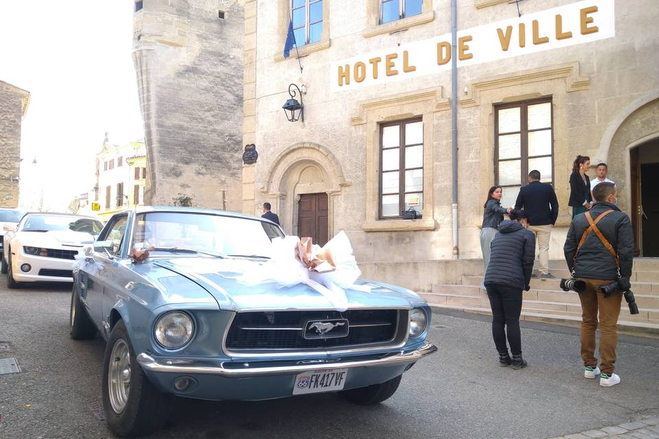 Mustang à la mairie