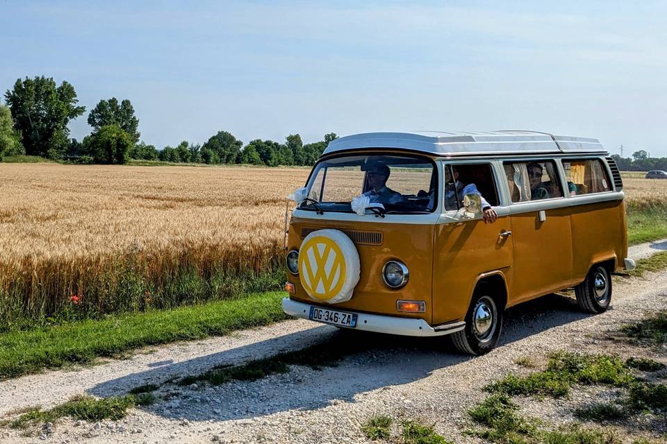 Combi avec témoins et mariés