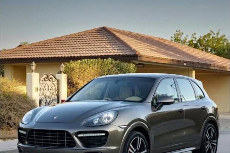 Porsche cayenne v8 GTS