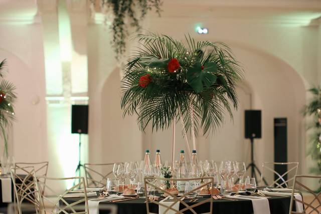 Décoration de table tropicale