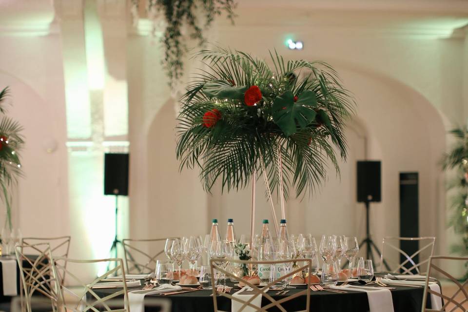 Décoration de table tropicale