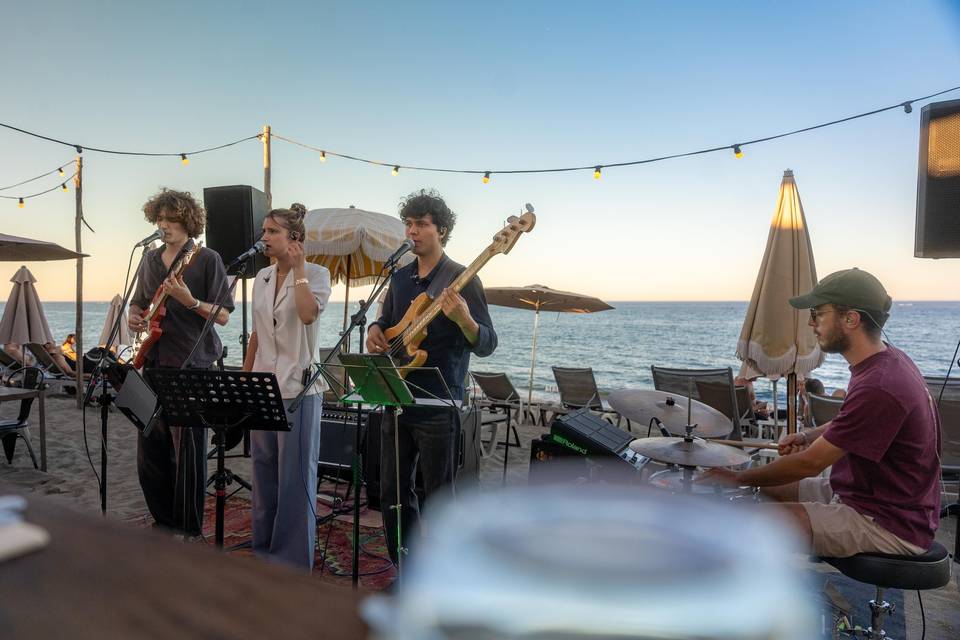 Le groupe à la plage