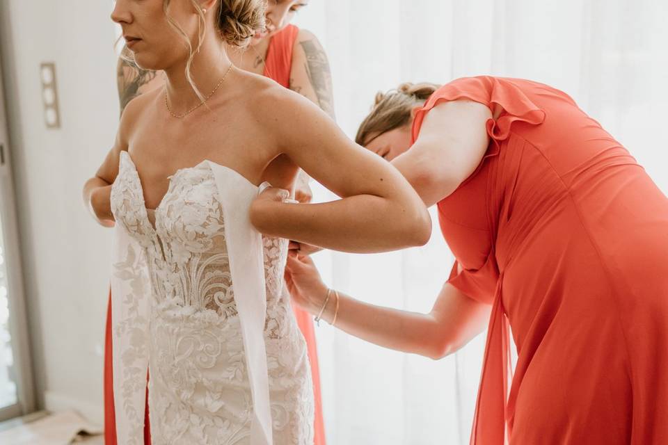 L'habillage de la mariée
