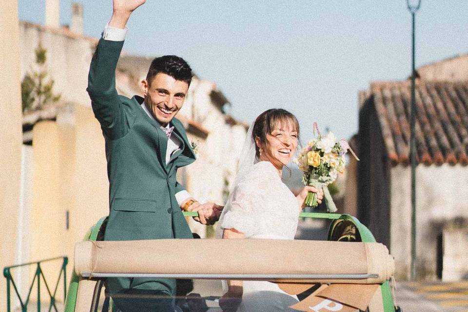 Les mariés en 2 CV
