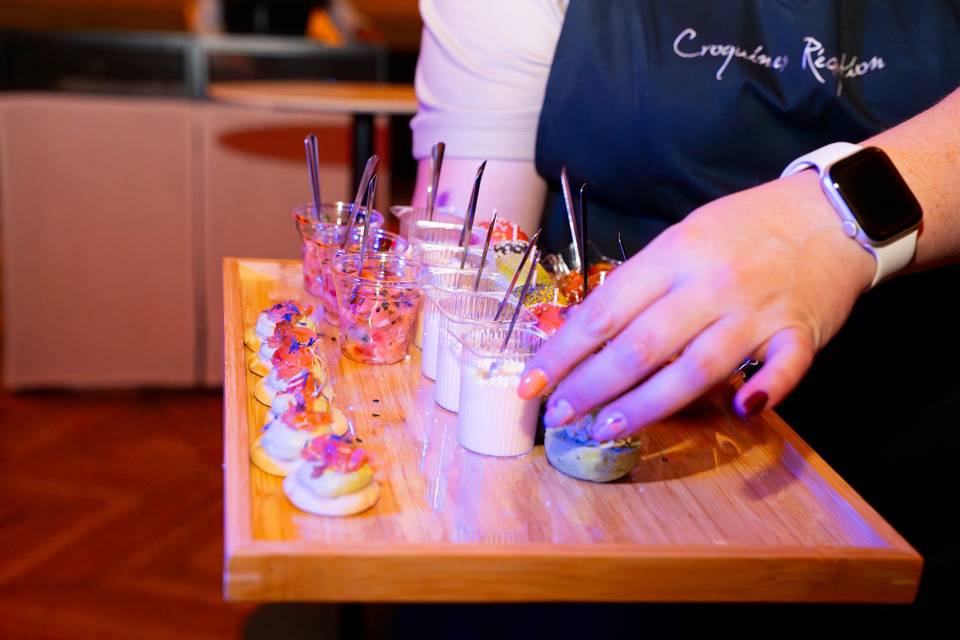 PHOTO DE FACE_ PLATEAUX DU TRAITEUR