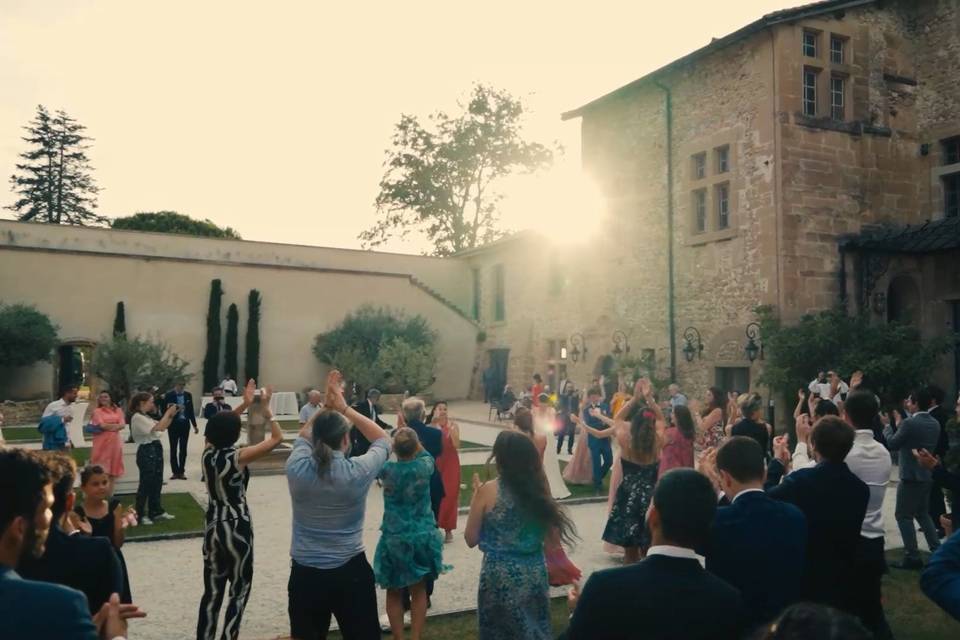 Flash mob au coucher de soleil