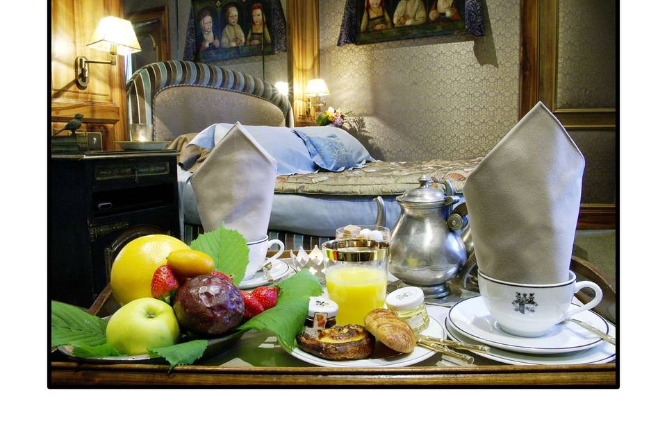 Petit Déjeuner en chambre