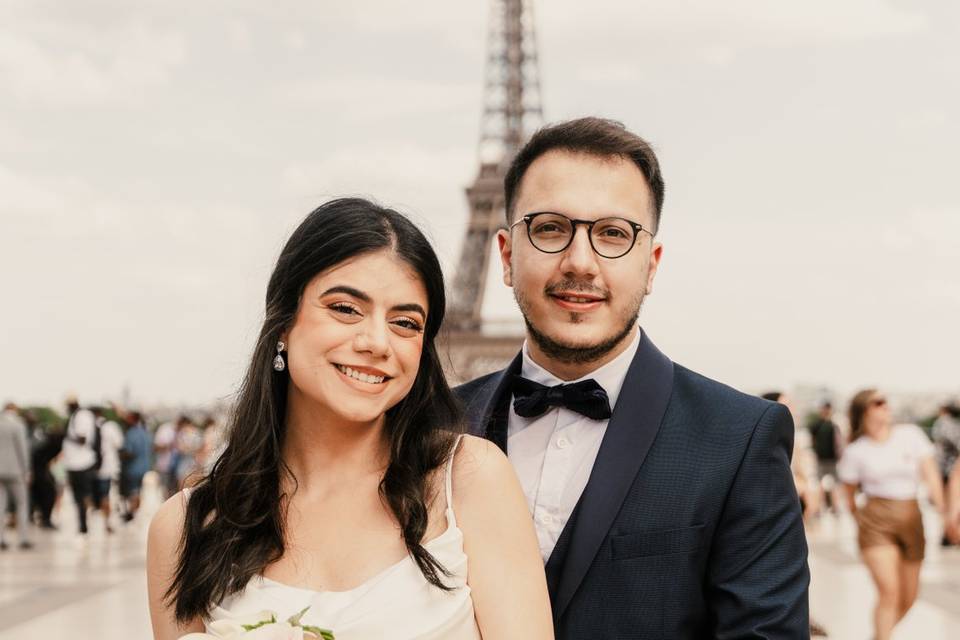 Un couple au Trocadéro