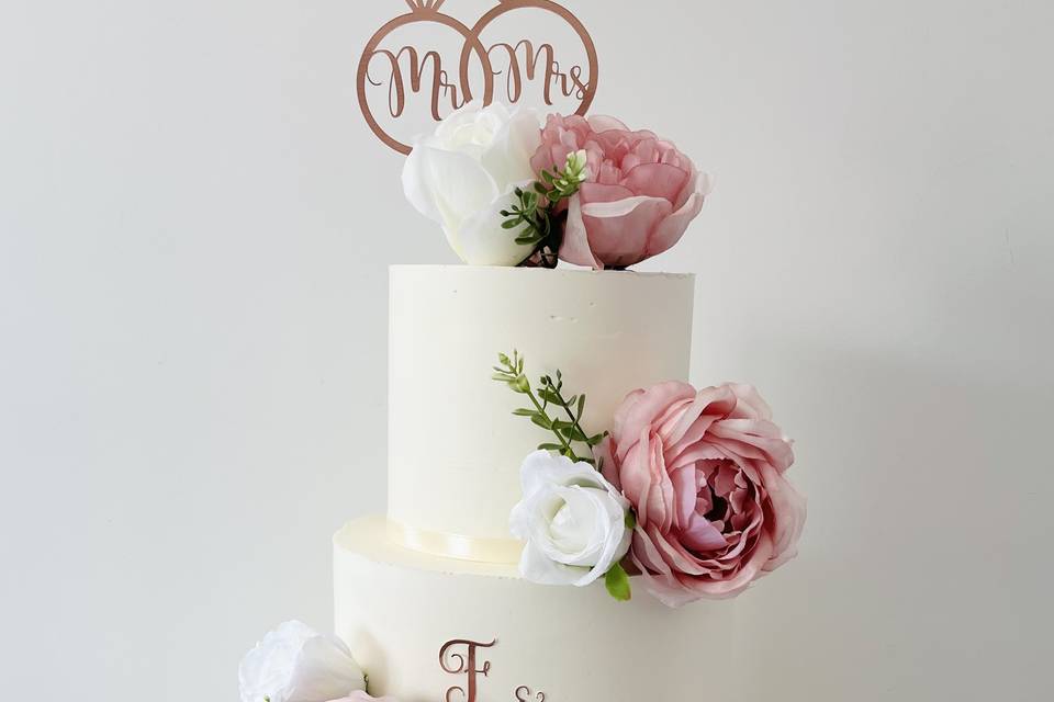 Wedding cake roses