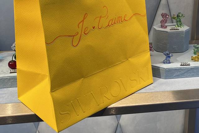 Calligraphie sur sacs papier