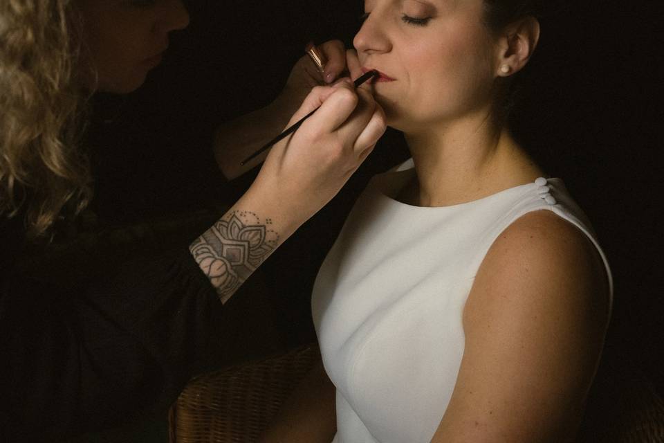 Mise en beauté d’une mariée