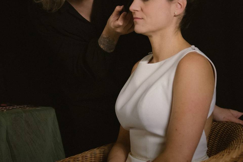 Mise en beauté d’une mariée