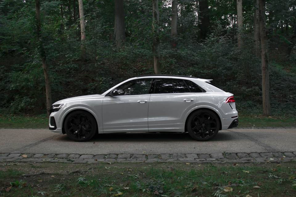 Audi RSQ8