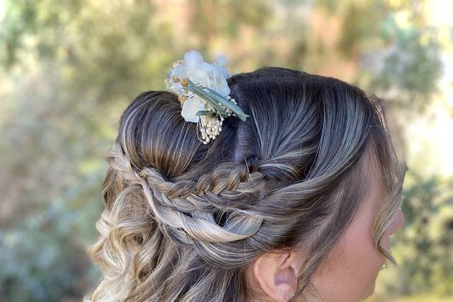 Wavy tresse