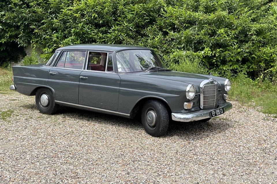 Mercedes w110