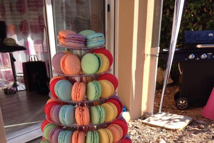 220 macarons