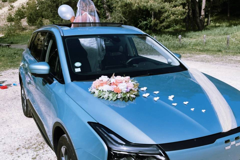 Fasse avec marié et bouquet