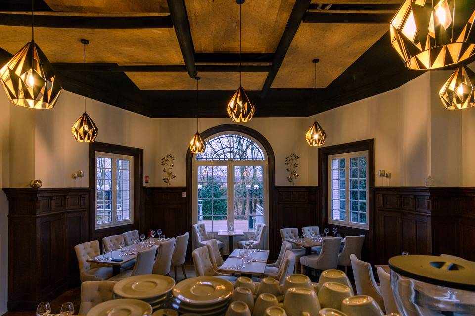Restaurant assis