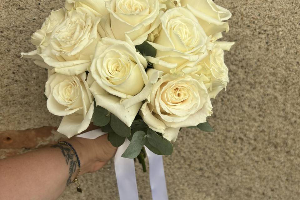 Bouquet chic roses blanches