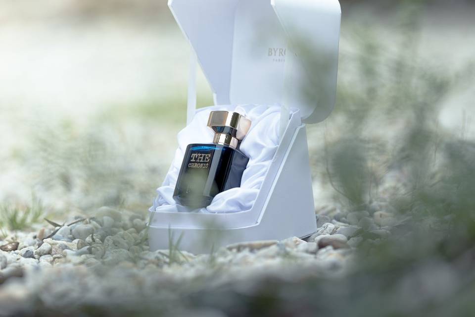 Bellova Photo