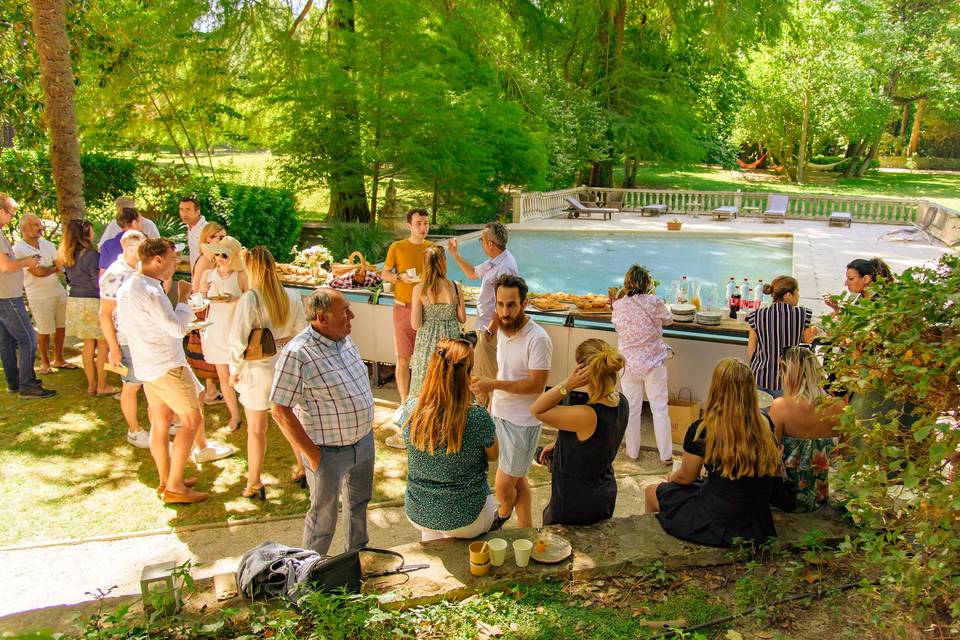 Brunch à la piscine