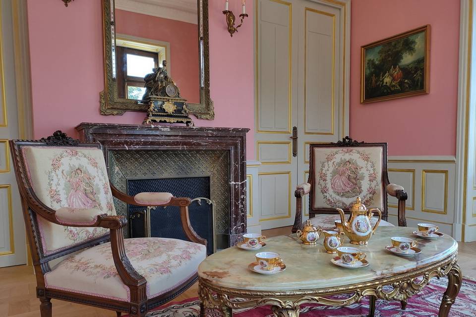 Petit Salon
