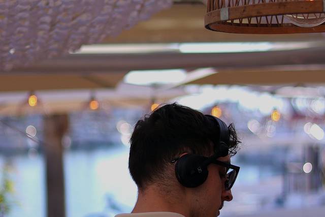 DJ