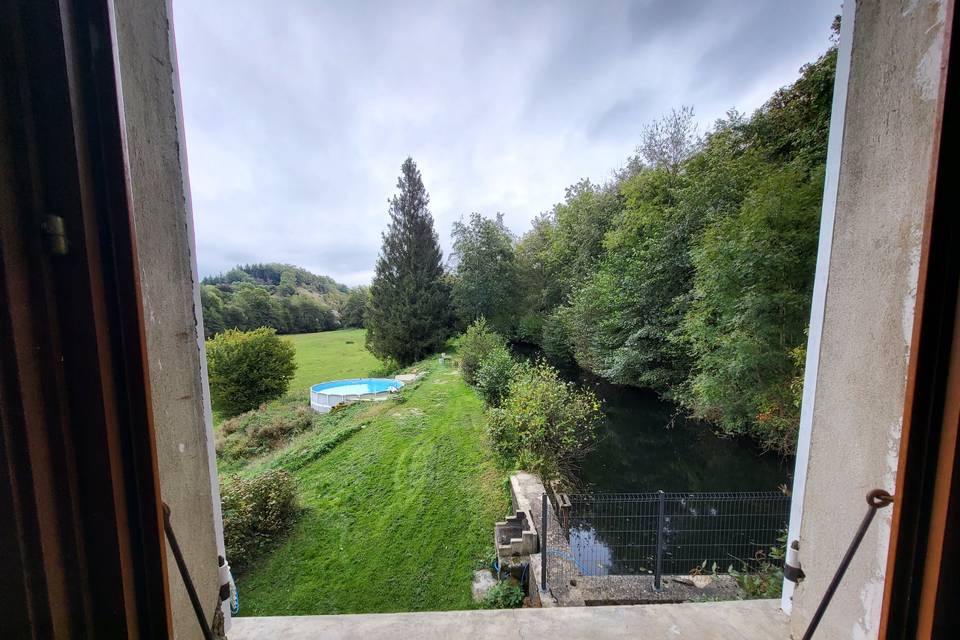 Vue sur le ruisseau