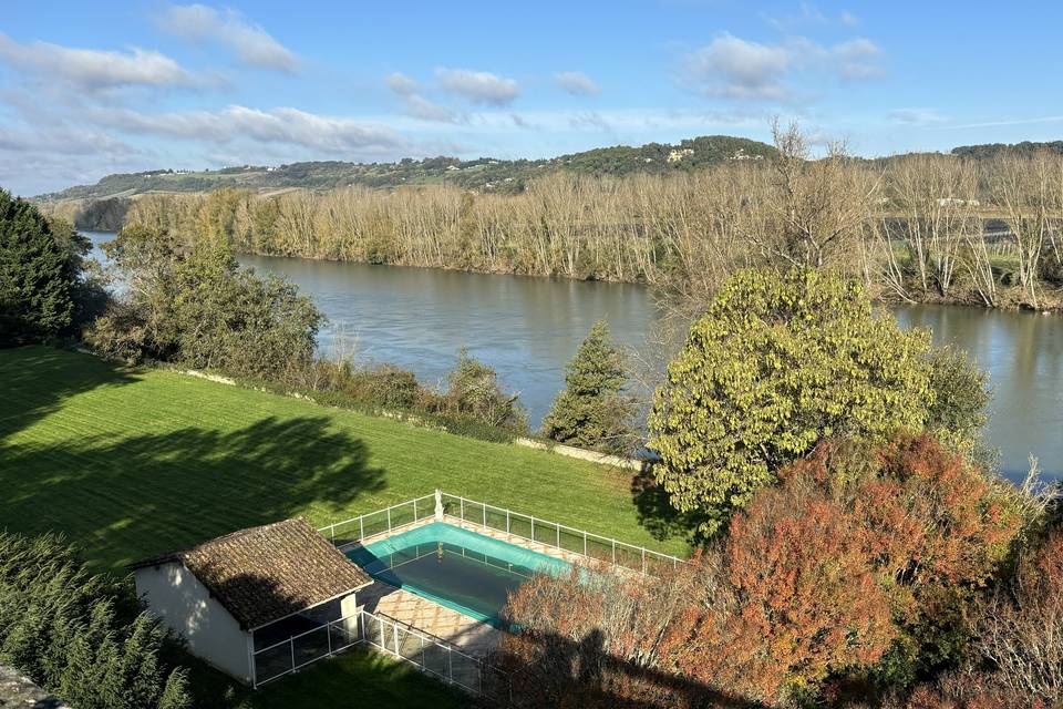 Vue sur la Garonne et piscine