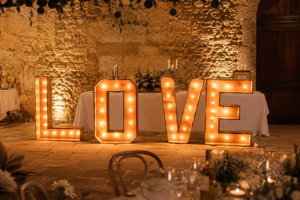Love lumineux allumé